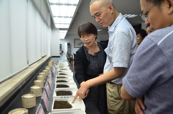 蔡奇部长品鉴“浙茶杯”金奖红茶 微博寄语打造“浙红”品牌